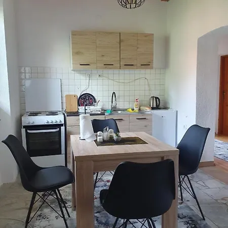 Old House * يايتشه